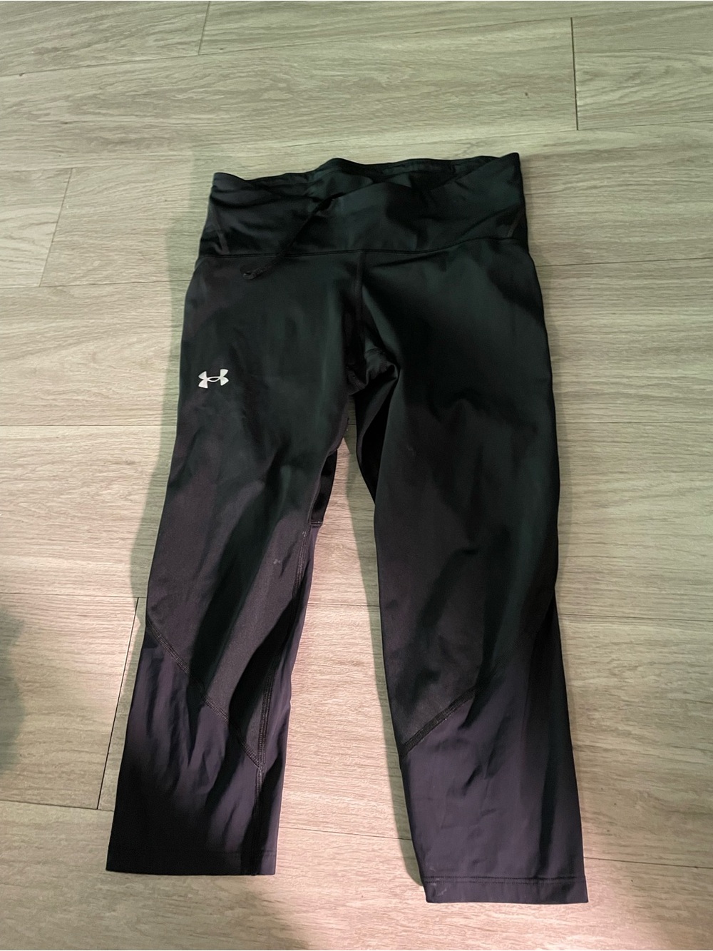 Under Armour Black Women's Cropped Performance Leggings